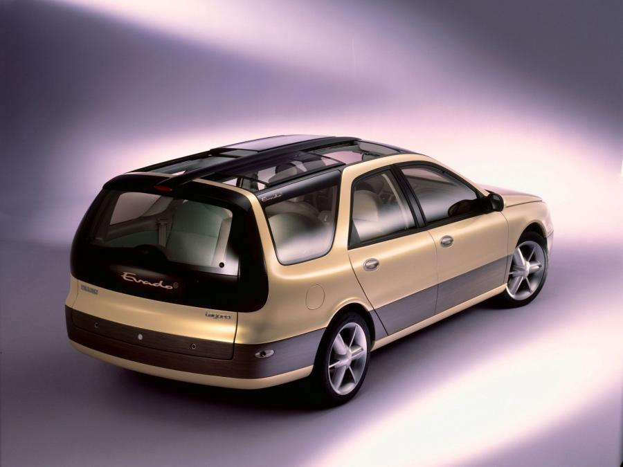  Renault Laguna Evado Concept 1995 года  (фото 2 из 2)
